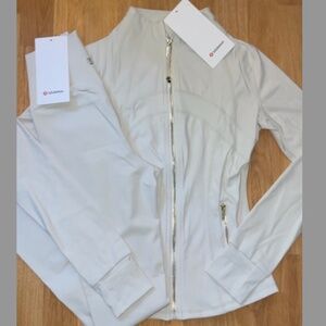 NEVER WORN Lulu Lemon Define Jacket Nulu in White/Gold/Gold IN PACKAGING